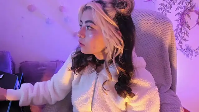 Snapshot of Sammysammy_ chatting on 12-05-24, 09:28 Sammysammy online show from 12-05-24, 09:28