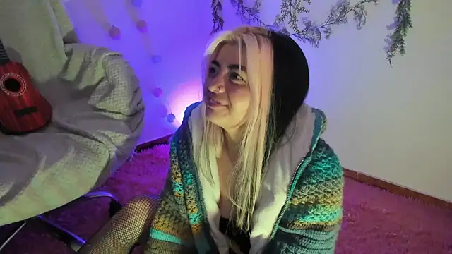 Snapshot of Sammysammy_ chatting on 12-22-24, 11:20 Sammysammy online show from 12-22-24, 11:20