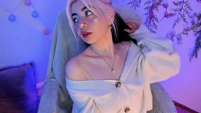 Snapshot of Sammysammy_ chatting on 12-29-24, 08:00 Sammysammy online show from 12-29-24, 08:00