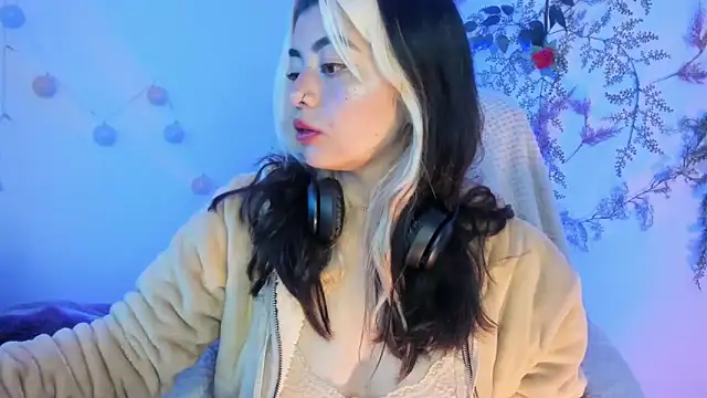 Snapshot of Sammysammy_ chatting on 02-02-25, 11:11 Sammysammy online show from 02-02-25, 11:11