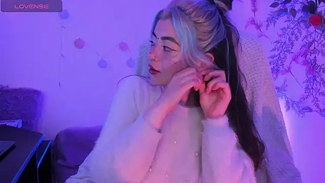 Snapshot of Sammysammy_ chatting on 03-08-25, 05:59 Sammysammy online show from 03-08-25, 05:59