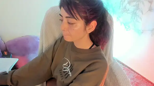 Snapshot of Sammysammy_ chatting on 12-15-25, 10:08 Sammysammy online show from 12-15-25, 10:08