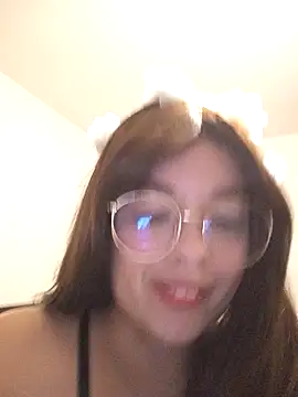 Snapshot of NinaSweet2 chatting on 12-12-24, 04:04 NinaSweet2 online show from 12-12-24, 04:04