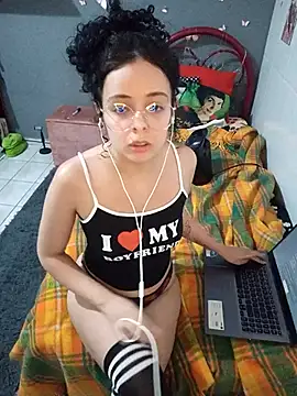 Snapshot of NinaSweet2 chatting on 10-10-25, 04:00 NinaSweet2 online show from 10-10-25, 04:00