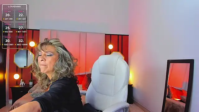 Snapshot of GraceElizabeth_ chatting on 02-21-25, 09:11 GraceElizabeth online show from 02-21-25, 09:11