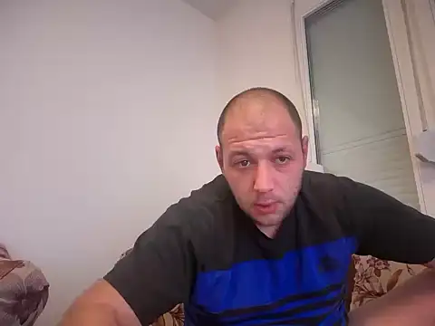 Snapshot of Flakka95 chatting on 04-17-26, 09:51 Flakka95 online show from 04-17-26, 09:51