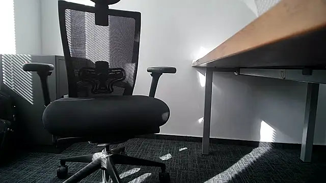 Snapshot of 69bezfleku chatting on 06-15-26, 06:43 69bezfleku online show from 06-15-26, 06:43