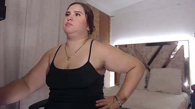 AGATHAA WHITE online show from 07-24-26, 10:13