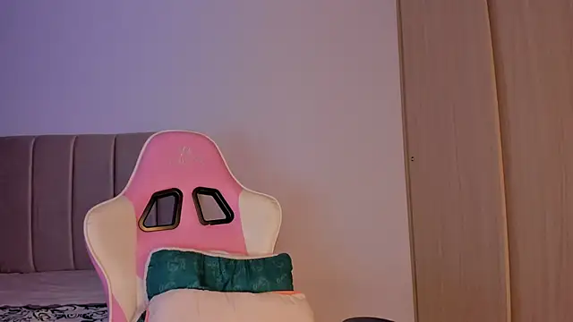 isa bunny online show from 09-24-25, 02:59