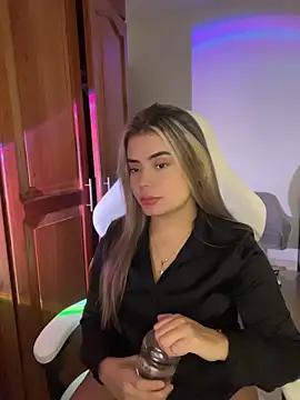 Miss valeriaa online show from 06-13-26, 10:18