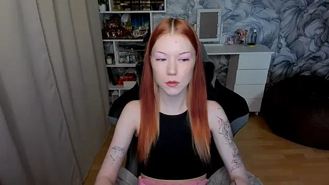 Snapshot of litl_Mia chatting on 10-13-25, 03:23 litl Mia online show from 10-13-25, 03:23