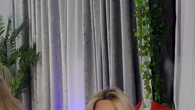 IsabelleEthan online show from 11-05-25, 01:16