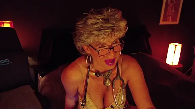 Snapshot of milfettefab chatting on 02-17-26, 12:40 milfettefab online show from 02-17-26, 12:40