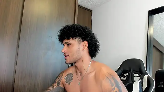 Alessandro Vanni online show from 01-10-25, 01:31