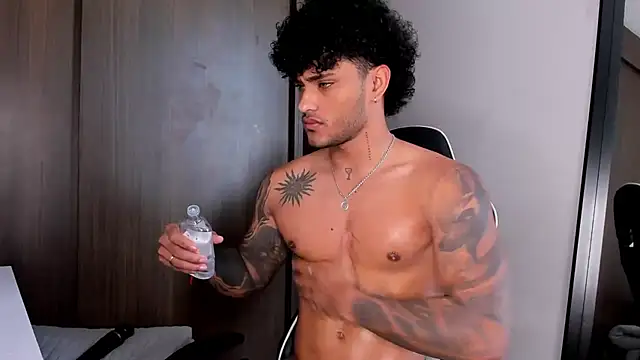 Alessandro Vanni online show from 01-14-25, 01:49