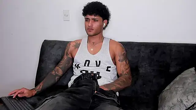 Alessandro Vanni online show from 02-20-25, 02:51