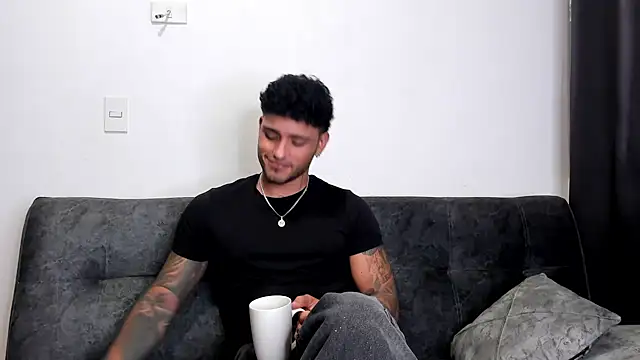 Alessandro Vanni online show from 03-05-25, 02:57