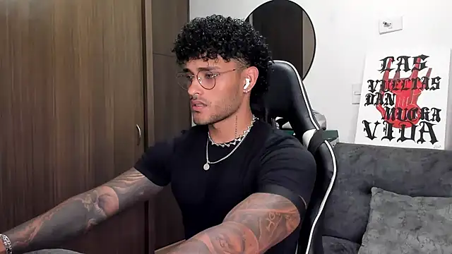 Alessandro Vanni online show from 10-05-25, 11:13