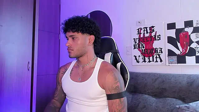 Snapshot of Alessandro_Vanni chatting on 03-16-26, 01:59 Alessandro Vanni online show from 03-16-26, 01:59