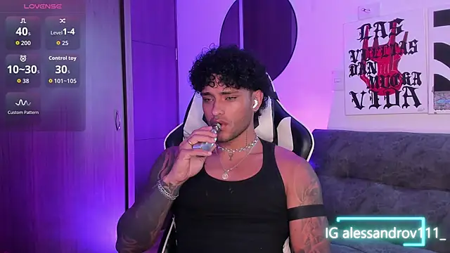 Snapshot of Alessandro_Vanni chatting on 04-09-26, 01:16 Alessandro Vanni online show from 04-09-26, 01:16