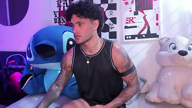 Snapshot of Alessandro_Vanni chatting on 05-09-26, 01:38 Alessandro Vanni online show from 05-09-26, 01:38