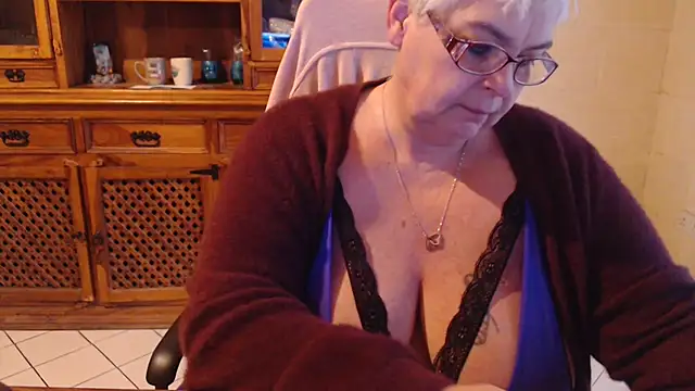 MISS LINDAH online show from 03-04-25, 06:15