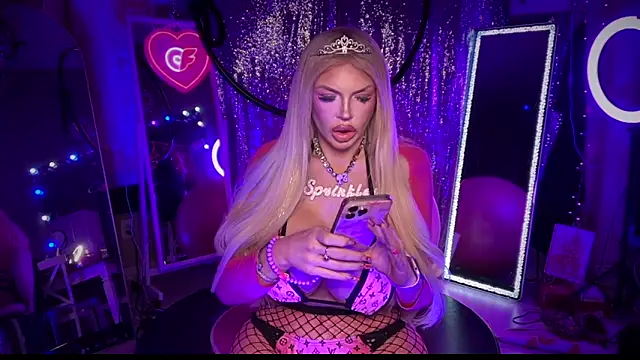 Snapshot of bimbotwerkqueen chatting on 02-19-25, 01:08 bimbotwerkqueen online show from 02-19-25, 01:08