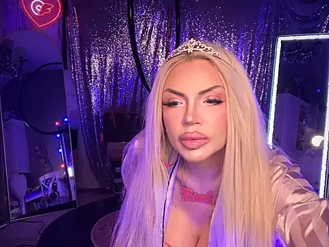 Snapshot of bimbotwerkqueen chatting on 09-14-25, 12:43 bimbotwerkqueen online show from 09-14-25, 12:43