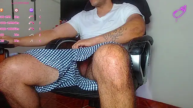 Snapshot of --mAk-- chatting on 01-12-25, 01:27 --mAk-- online show from 01-12-25, 01:27