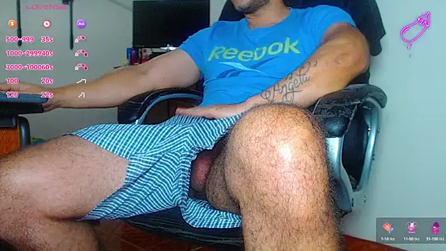 Snapshot of --mAk-- chatting on 01-17-25, 11:27 --mAk-- online show from 01-17-25, 11:27