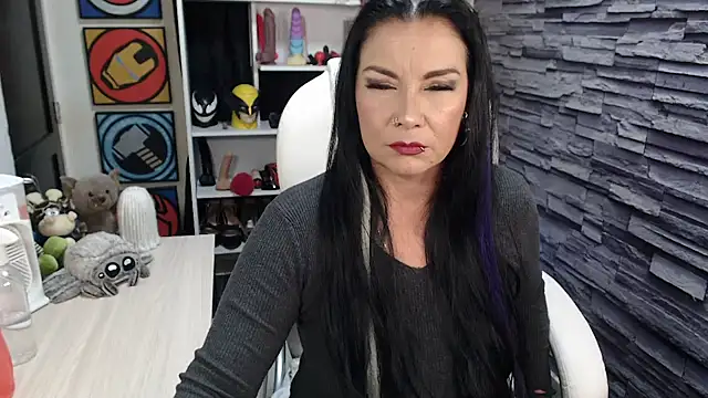 Snapshot of Cruela_deviil chatting on 03-05-26, 10:17 Cruela deviil online show from 03-05-26, 10:17