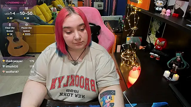 Softie Sofy online show from 01-23-25, 05:45