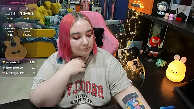 Softie Sofy online show from 02-06-25, 09:22