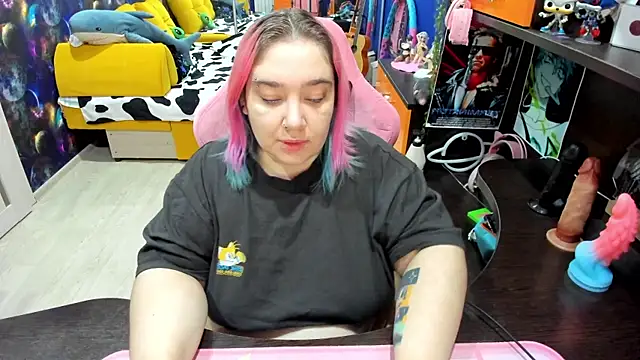 Softie Sofy online show from 11-25-25, 03:28