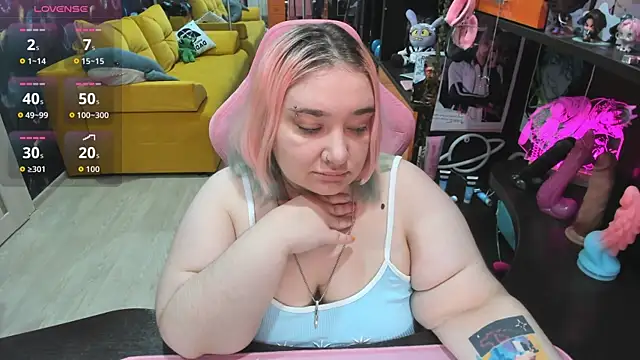 Snapshot of Softie_Sofy chatting on 06-06-26, 01:11 Softie Sofy online show from 06-06-26, 01:11