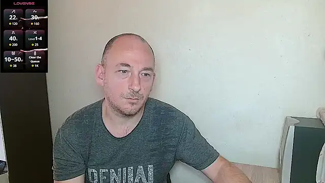 Snapshot of Johan___Barker chatting on 12-23-25, 10:24 Johan Barker online show from 12-23-25, 10:24