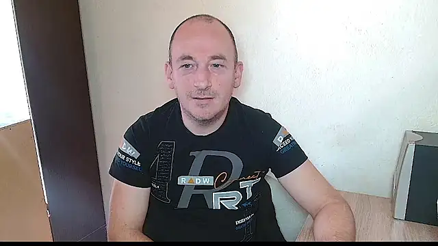 Snapshot of Johan___Barker chatting on 01-18-26, 12:20 Johan Barker online show from 01-18-26, 12:20
