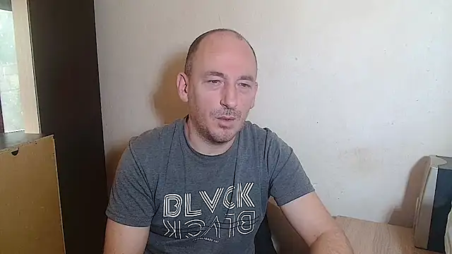 Snapshot of Johan___Barker chatting on 02-13-26, 12:12 Johan Barker online show from 02-13-26, 12:12