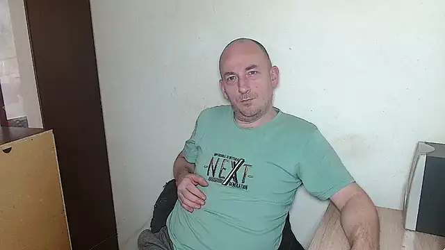 Snapshot of Johan___Barker chatting on 02-23-26, 12:24 Johan Barker online show from 02-23-26, 12:24