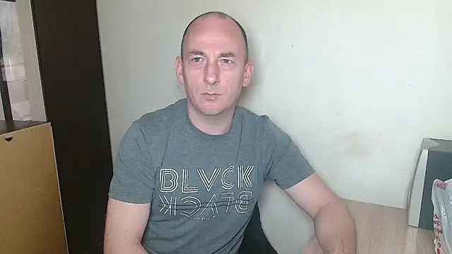 Snapshot of Johan___Barker chatting on 03-02-26, 02:24 Johan Barker online show from 03-02-26, 02:24