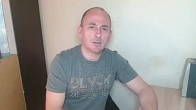 Snapshot of Johan___Barker chatting on 03-06-26, 01:51 Johan Barker online show from 03-06-26, 01:51