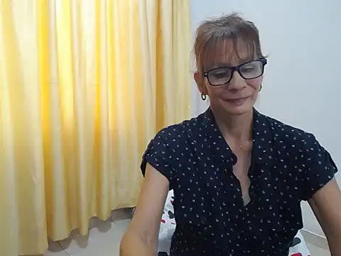 Snapshot of mommysexy16 chatting on 03-16-25, 08:54 mommysexy16 online show from 03-16-25, 08:54