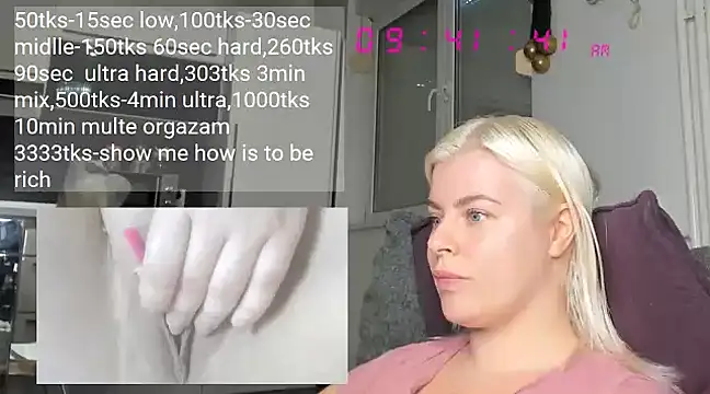 queenofthenighttt online show from 12-18-24, 08:42