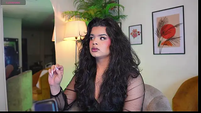 Snapshot of artechloe chatting on 02-23-25, 06:17 artechloe online show from 02-23-25, 06:17