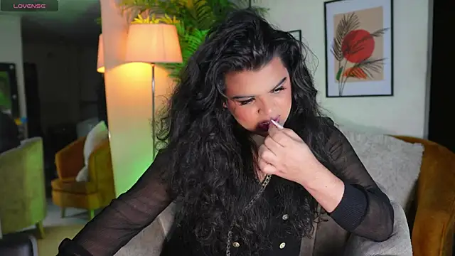 Snapshot of artechloe chatting on 02-28-25, 07:35 artechloe online show from 02-28-25, 07:35