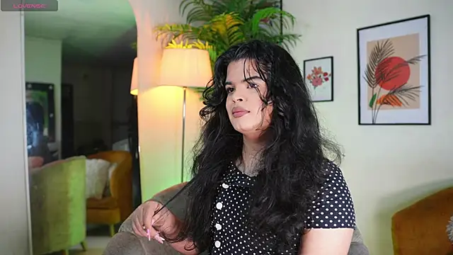 Snapshot of artechloe chatting on 03-01-25, 06:00 artechloe online show from 03-01-25, 06:00