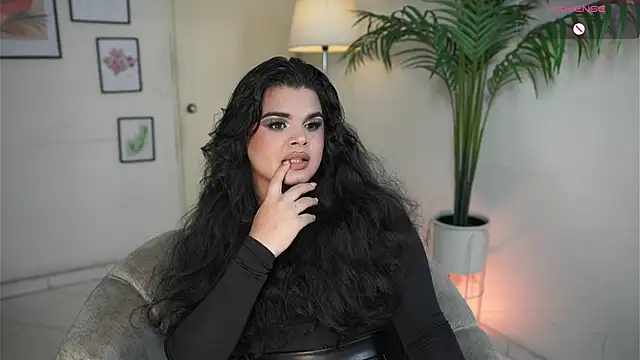 Snapshot of artechloe chatting on 09-17-25, 10:11 artechloe online show from 09-17-25, 10:11