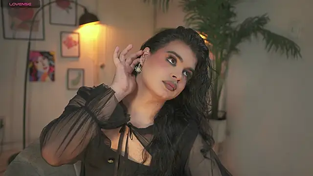 Snapshot of artechloe chatting on 12-19-25, 10:39 artechloe online show from 12-19-25, 10:39