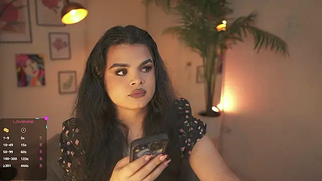 Snapshot of artechloe chatting on 01-15-26, 01:05 artechloe online show from 01-15-26, 01:05