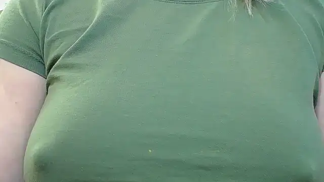 Snapshot of miaa_sunn chatting on 02-10-26, 12:31 miaa sunn online show from 02-10-26, 12:31